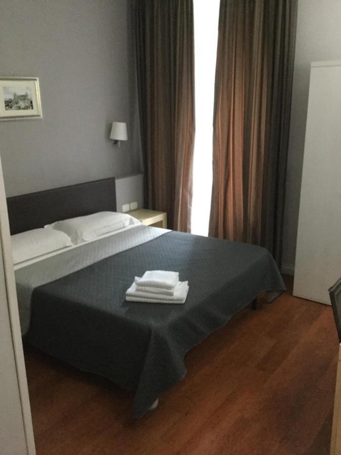 Elle Cavour Guest House Rom Eksteriør billede